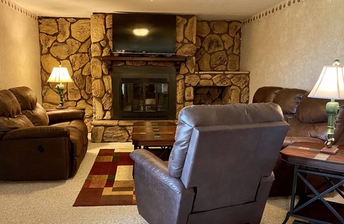 Moravia House | Family friendly house minutes from Rathbun Lake