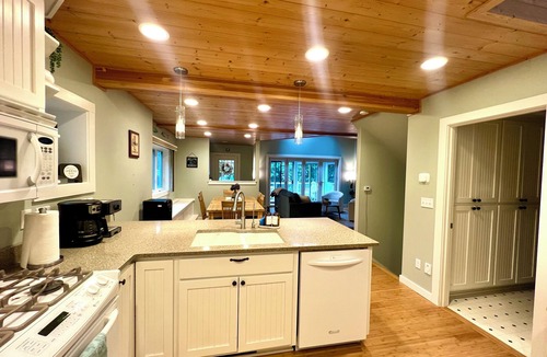 Lime Kiln House | Family Friendly Lake Cavanaugh House with hot tub & private beach!