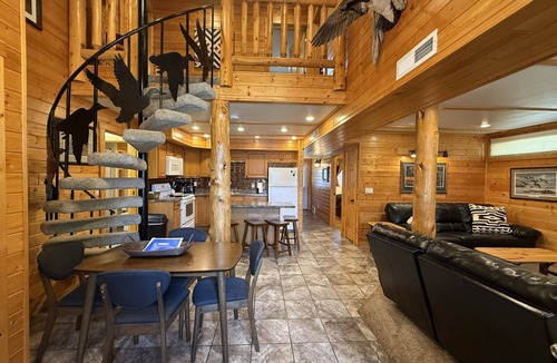 Yankton Resort | Family-friendly log cabin style house by Lewis & Clark Lake at DJ's Resort