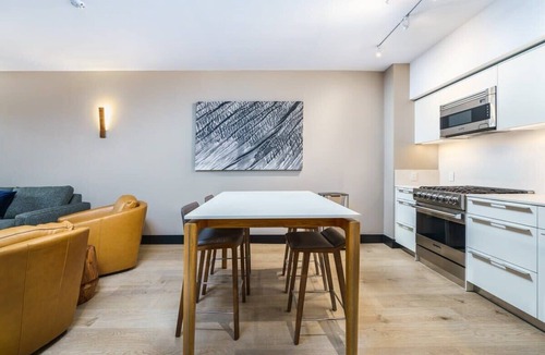 Berkeley Condo | Family Friendly Sleek & Modern Flat w/Balcony!