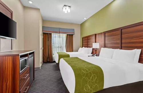 Roswell Hotel | Family-Friendly Suite Near UFO Museum and Research Center! Free Breakfast!