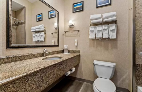 Roswell Hotel | Family-Friendly Suite Near UFO Museum and Research Center! Free Breakfast!