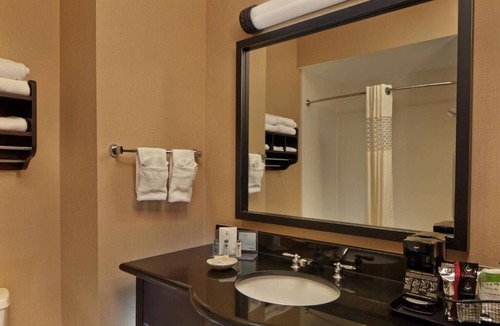 Decatur Hotel | Family-Friendly Suites in Decatur - Indoor Pool & Nearby Attractions