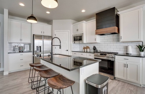 Windsor Apartment | Family-friendly Townhome ~ 2 Mi to Windsor Lake!
