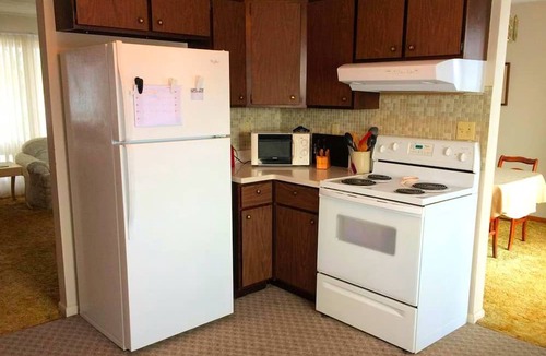 Argyle Cottage | Family-Friendly Waterfront Cottage near the Shimek State Forest and the Mississippi River, Iowa