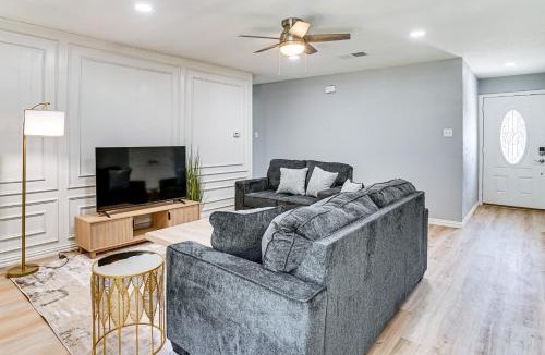 Crowley House | Family Home in Ft Worth Suburbs Near Benbrook Lake