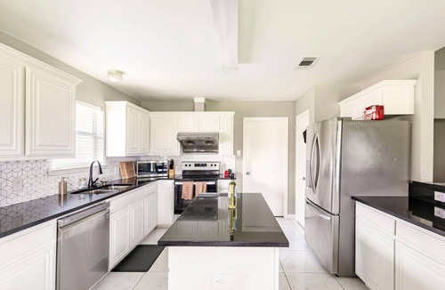 Southeast Arlington House | Family Home| Large Patio| Game Room| AT&T Stadium
