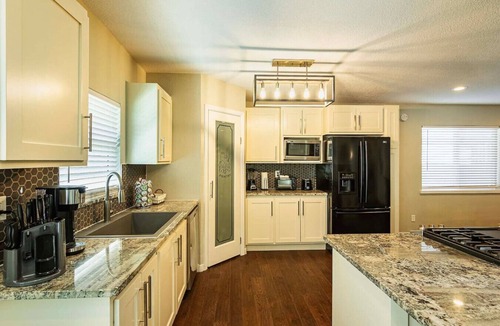 Biggs Field House | Family Home w/Outdoor Playground, Patio, King Bed