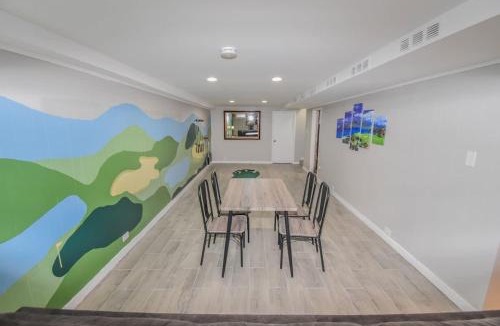 Southeast House | Family Home with Large Yard & Golf Theme Near Rail