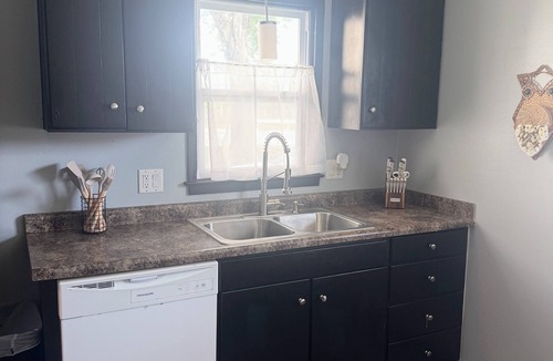 Lovington House | Family & Pet-Friendly Near Downtown DSM
