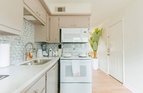 Nacogdoches Apartment | Family-Ready 2BR · Sleeps 6 · 2 Min to SFA