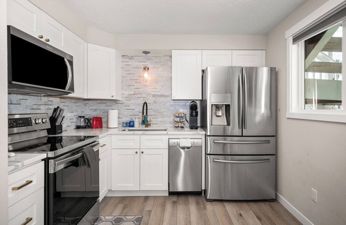 Spokane Valley Apartment | ❤️‍🔥Family Space, Easy Access near Brown’s Park 🛹🏐🏀💦