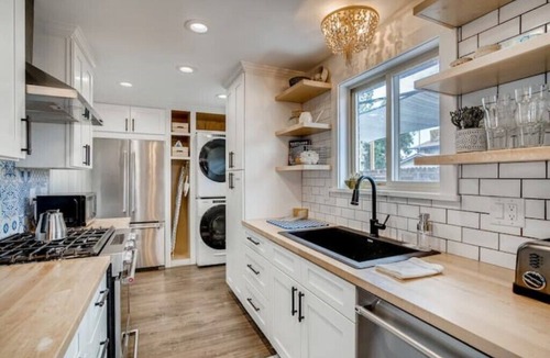 Arvada Plaza Area House | Family Townhome Near Mountains & Olde Town Arvadan