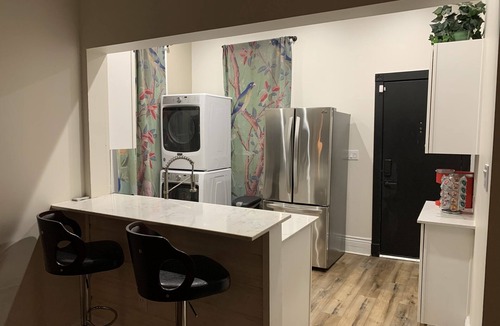 Government Hill Apartment | Fanciful long-term home in burgeoning Government Hill. Pet-Friendly.