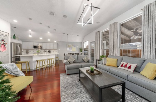 Frisco House | Fancy home in Frisco-Heated spa &pool BBQ Gameroom close to DFW sleep 10-14
