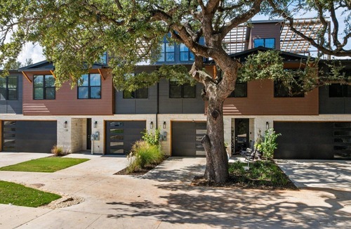Stephenville House | Fantastic 3-bedroom, modern townhome located near downtown Stephenville!