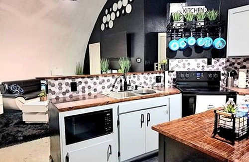 Bullard Cabin | Fantastic Dome with Private Yard, Hot-Tub and Fire Pit in Texas