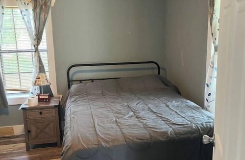 Fitzhugh House | Farm stay just 22 minutes from Chickasaw National Recreation Area