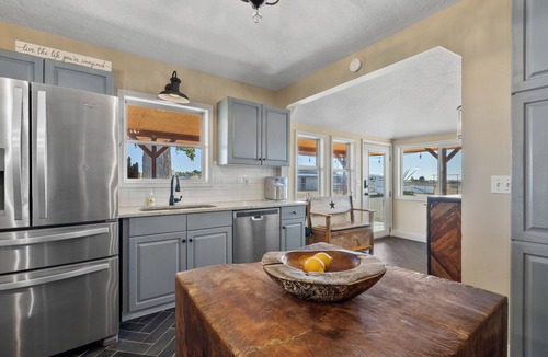Caldwell House | Farm style home in the heart of wine country, with acreage and a hot tub!