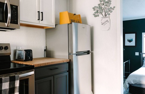 Kennewick House | Farmhouse Style Guesthouse in Kennewick