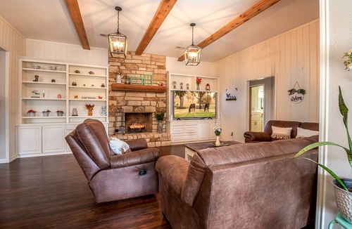 Princeton House | Farmstay in Great8 Farms, "Home away from home". Relax and unwind!