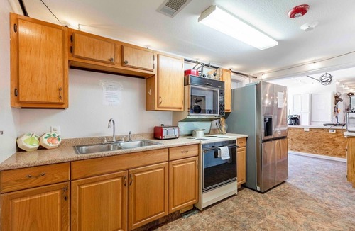 Wills Point Hostel | Farmstay🐮Private RM#10🐓Old Texas Bunkhouse