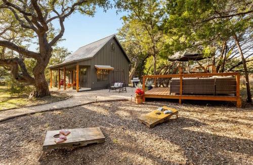 Boerne House | Feed Deer and Chickens Cozy Cottage 8 min to Boerne