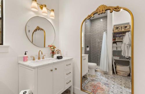 Boerne House | Feed Deer and Chickens Cozy Cottage 8 min to Boerne