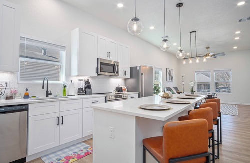 Denver Heights House | Feel, Chill and Enjoy 4BR/3BA Near Fun Riverwalk!