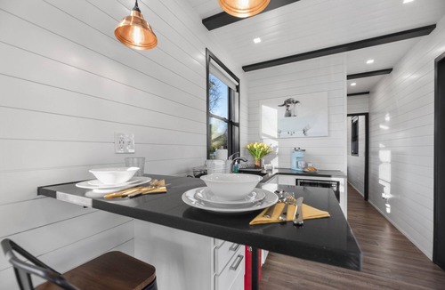 Willis Resort | Felices los 4 close to Lake Conroe! Heated Pool, Stocked Ponds, Cute Pygmy Goats