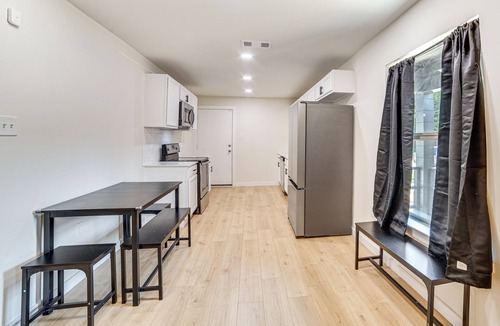 South Dallas - Fair Park Cottage | Fenced-in Yard: Home < 5 Mi to Dtwn Dallas!