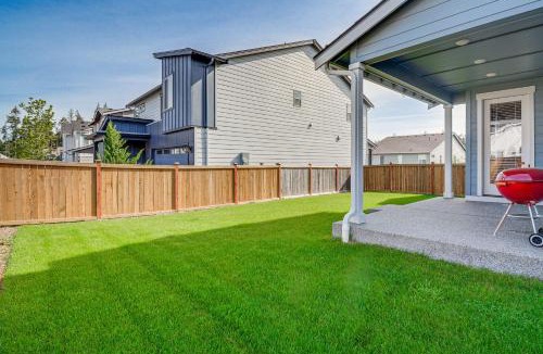 Port Orchard House | Fenced Yard & Grill! Family Haven in Port Orchard