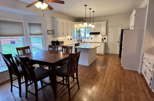 Independence House | Major international sporting event Hub: 8 Mins to Arrowhead + Pool!