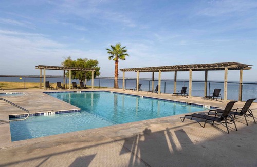 Onalaska RV Rental | Find a Gentle, Cozy Retreat Beside Lake Livingston