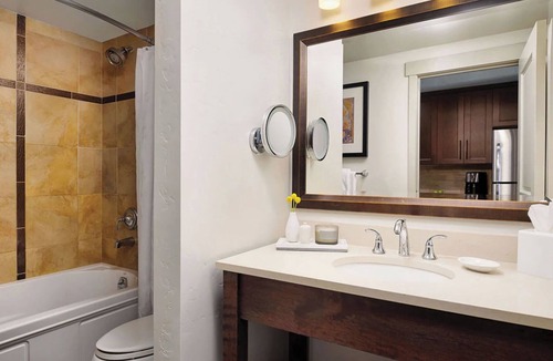 Steamboat Springs Resort | 𝐅𝐢𝐧𝐝𝐢𝐧𝐠 𝐌𝐞𝐢𝐥𝐢's True SKI-IN/SKI-OUT Resort + Amenities. STUDIO Suite
