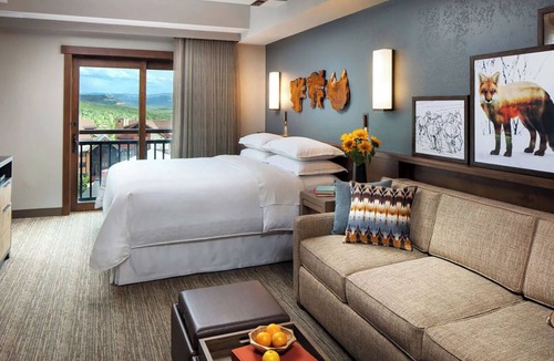 Steamboat Springs Resort | 𝐅𝐢𝐧𝐝𝐢𝐧𝐠 𝐌𝐞𝐢𝐥𝐢's True SKI-IN/SKI-OUT Resort + Amenities. STUDIO Suite