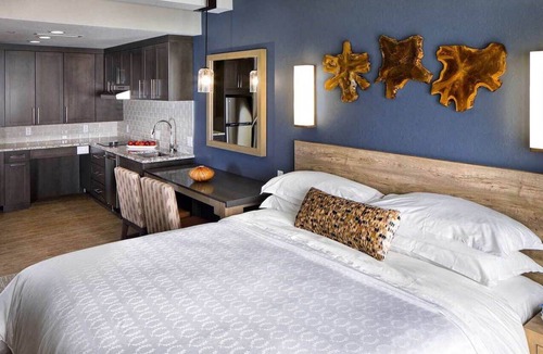 Steamboat Springs Resort | 𝐅𝐢𝐧𝐝𝐢𝐧𝐠 𝐌𝐞𝐢𝐥𝐢's Luxury SKI-IN/SKI-OUT Resort+Amenities. STUDIO SUITE