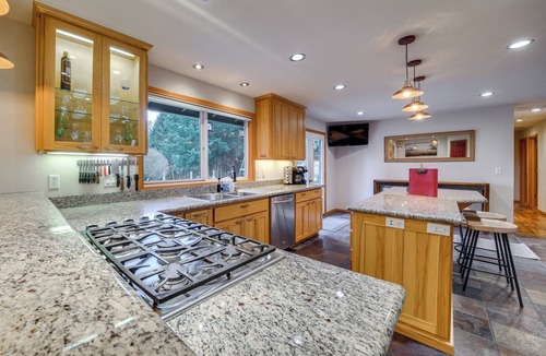 Puyallup House | Fire Pit, Chic Deck! Family-Friendly Puyallup Home