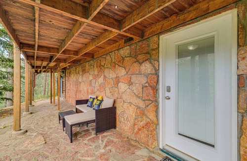 Cascade-Chipita Park Apartment | Fire Pit w/Mtn Views! Cascade Couple's Getaway