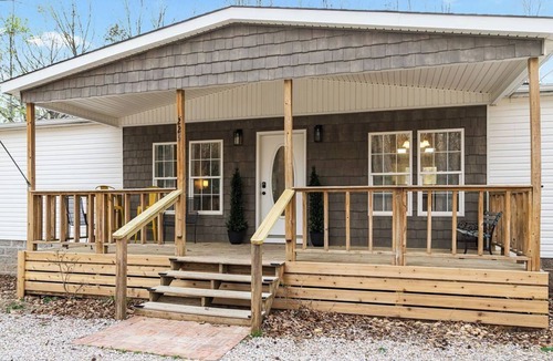Jones Mills House | Firefly Haven: Entire Home in Lonsdale, AR