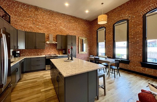 Baker City Apartment | Fisher Loft - New! Gorgeous Downtown Space, 2 Bdrm, Local Golfing 50% Off!