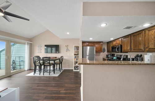 Seven Coves Condo | Fishing on the Overwater Balcony! 2BR/2BA Condo with Beautiful Lake Conroe View