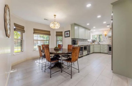 Westlake House | Five bedroom & three bathroom .69 acres with hot tube seats 8. 12 miles from DFW