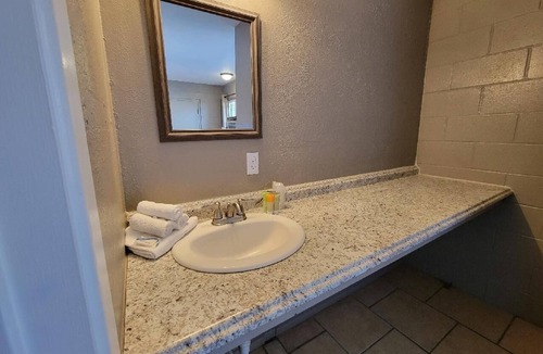 Eunice Hotel | Five Star Inn
