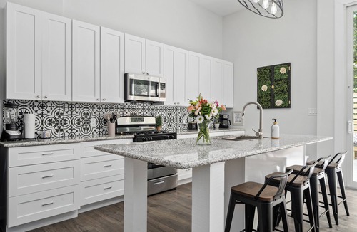 Montgomery House | Flower Box at Lake Conroe is a charming 3BR/8P with Gorgeous Outdoor Patio
