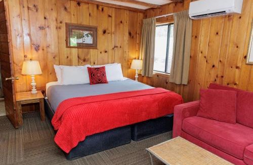 Lower Arapahoe Hotel | Foot of the Mountain Motel