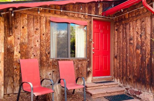 Lower Arapahoe Hotel | Foot of the Mountain Motel