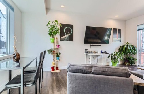 Lakewood House | Foothills I Red Rocks I W Denver 3bd Townhome