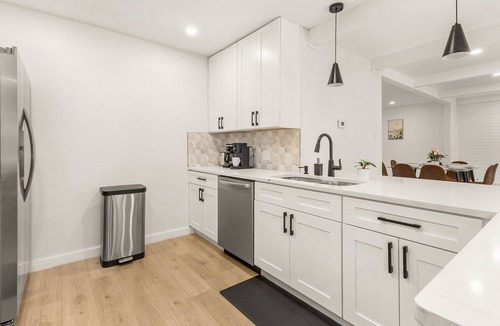 Leon Valley House | Forest Oaks Pool House 5/2 Medical Center