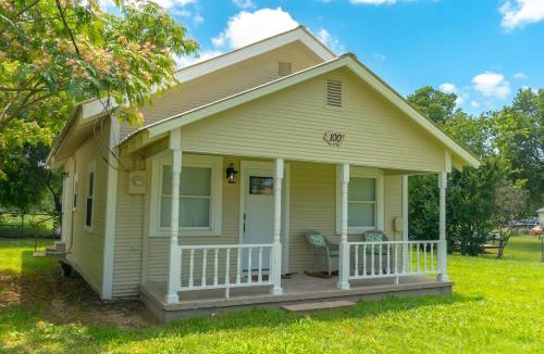 Forestburg House | Forestburg 2BR Retreat Near Wineries